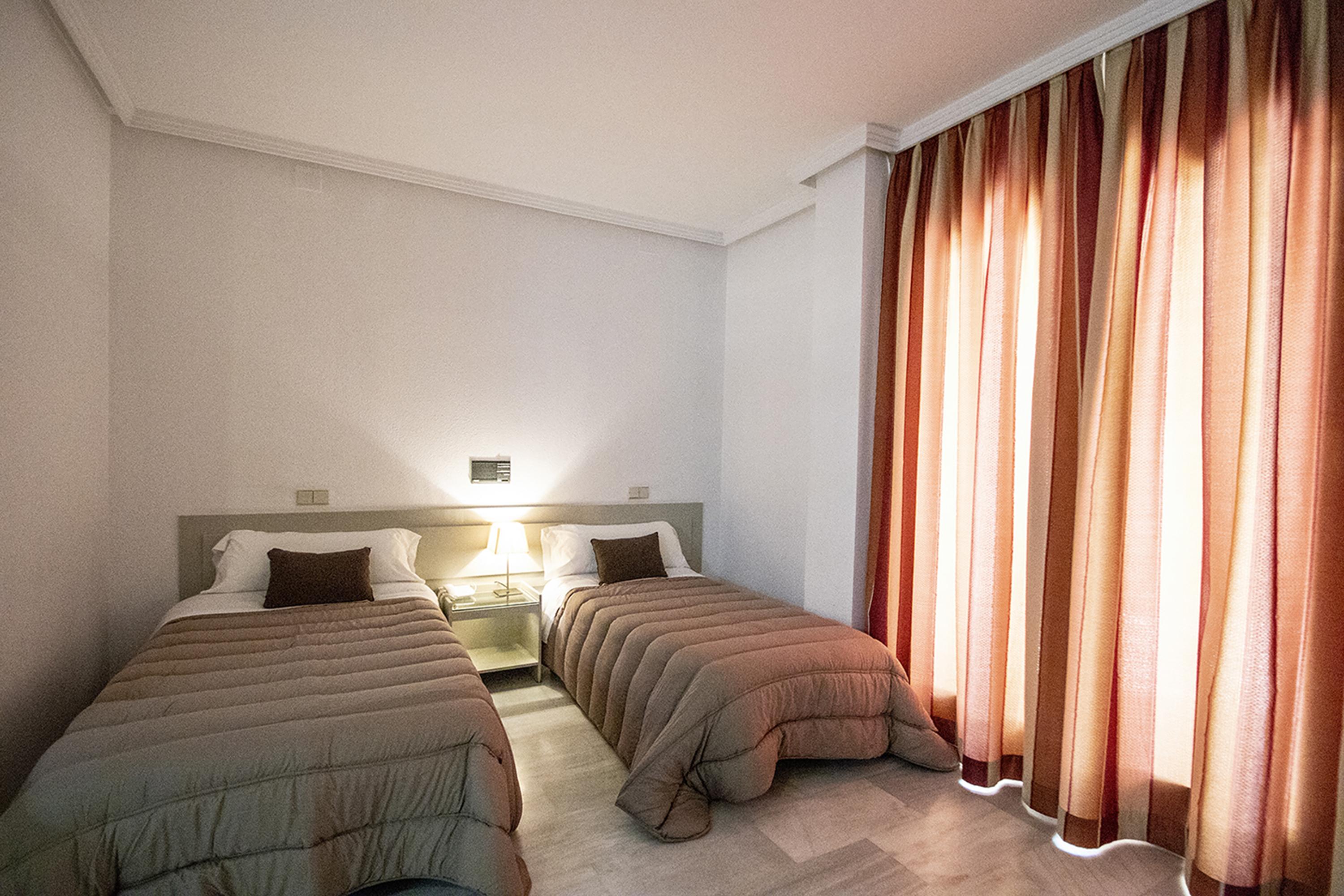 โฮเทล อปาร์ตาเมนโตส ไซมอน เบร์เด Apartment ไมเรียนา เดล อัลคาราเฟ ภายนอก รูปภาพ