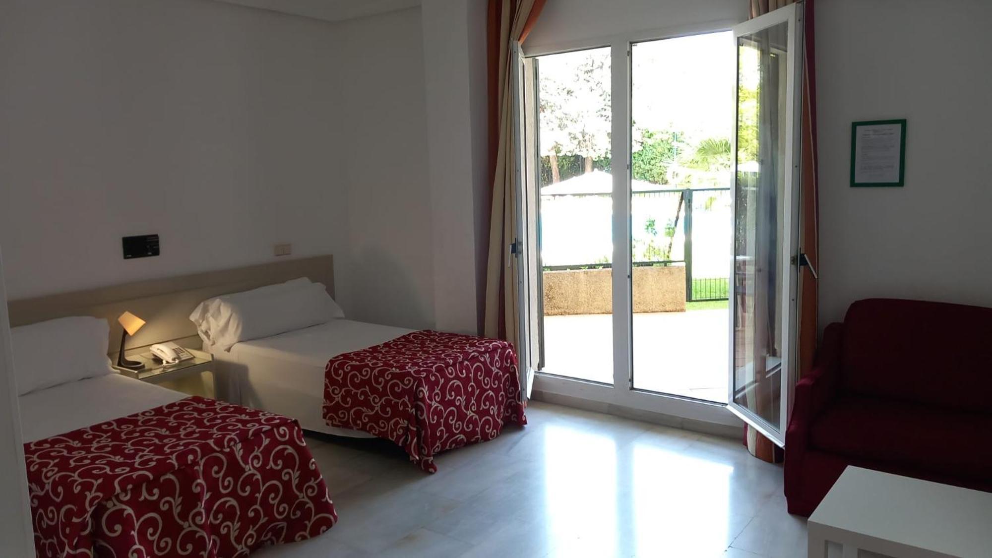 โฮเทล อปาร์ตาเมนโตส ไซมอน เบร์เด Apartment ไมเรียนา เดล อัลคาราเฟ ภายนอก รูปภาพ